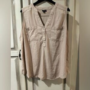 Torrid 2 sleeveless top cream